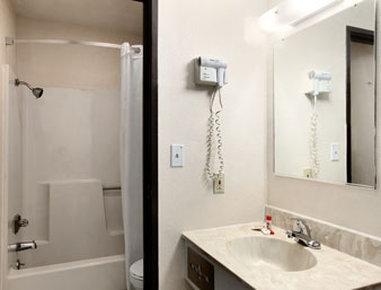 American Best Value Inn ลอว์เรนซ์ ภายนอก รูปภาพ